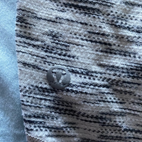 Lululemon Open-Back shirt - Picture 4 of 4